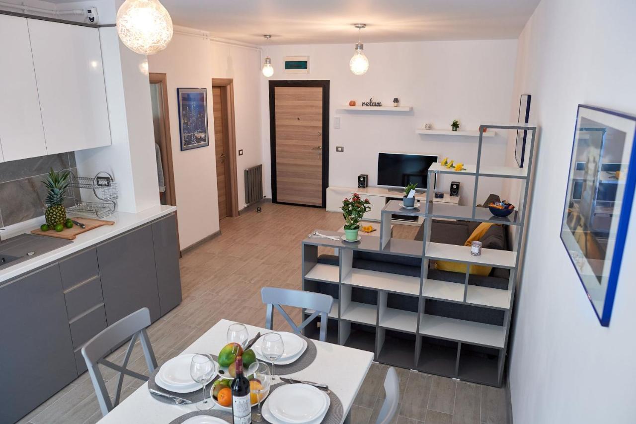 Submarine Apartment Spa N Pool Beach Resort Năvodari Eksteriør billede