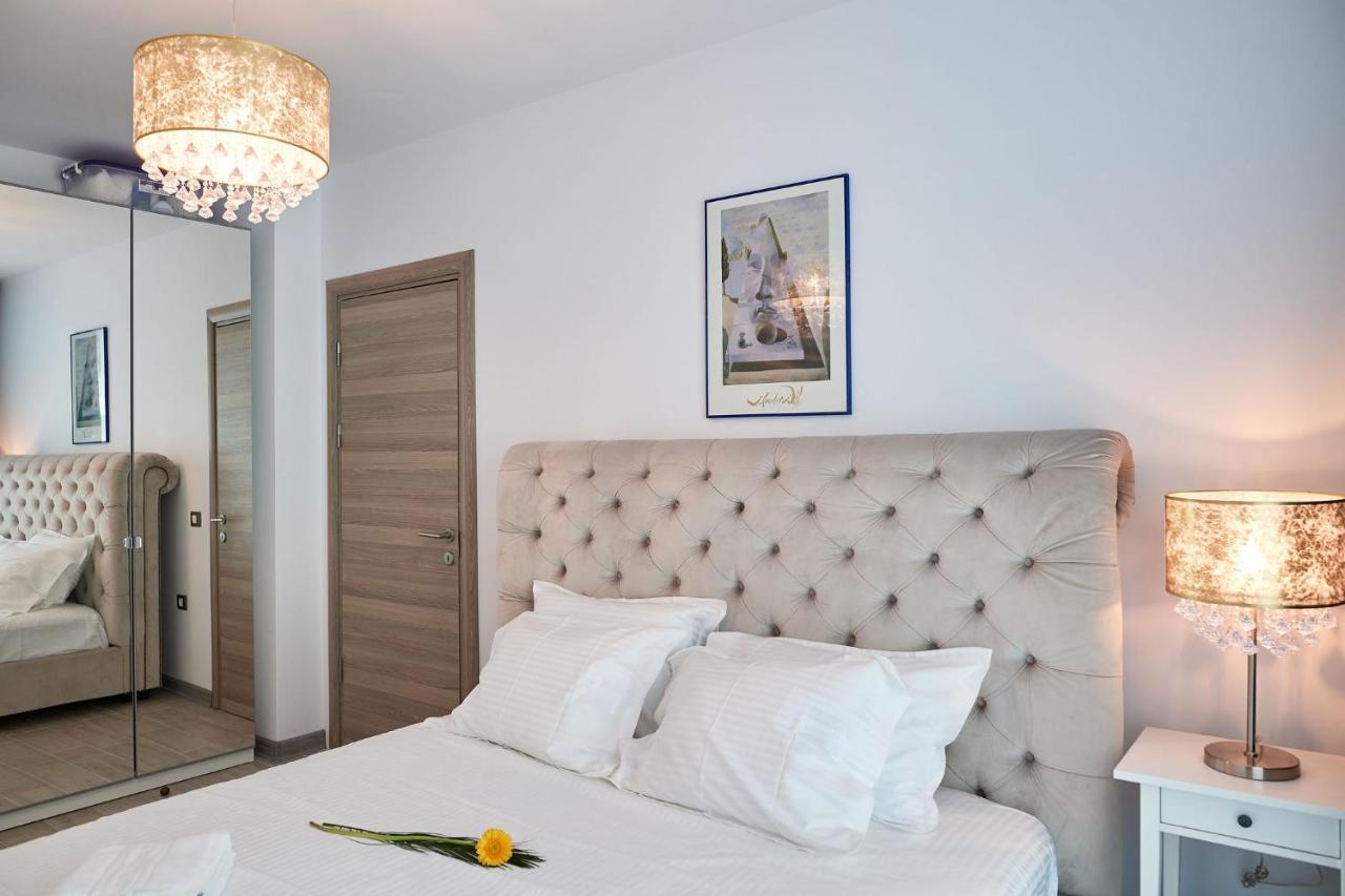 Submarine Apartment Spa N Pool Beach Resort Năvodari Eksteriør billede